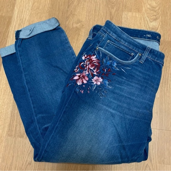 Women's White House Black Market Floral Embroidered Girlfriend Jeans: 14 Long - Picture 1 of 7
